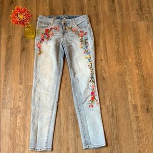 Jeans w/pretty crocheted flower design